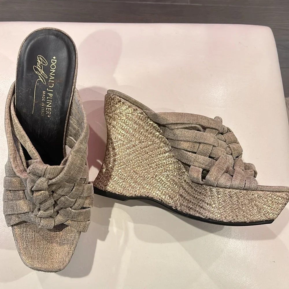 Donald Pliner Soft Gold Metallic Espadrille Mule Wedge Sandals- sz 9.5 - Picture 12 of 13